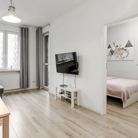 寒意机场公寓 华沙