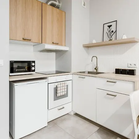 Chill Airport Apartment