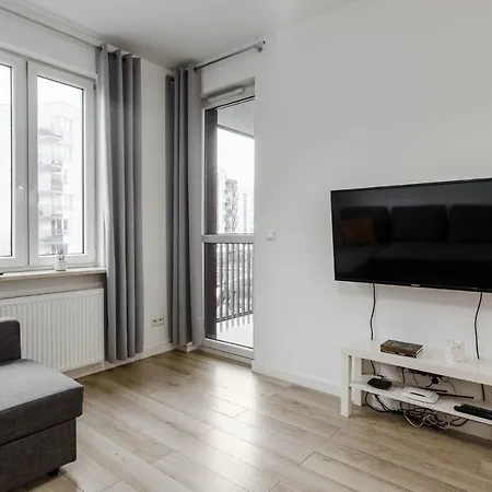 Chill Airport Apartment